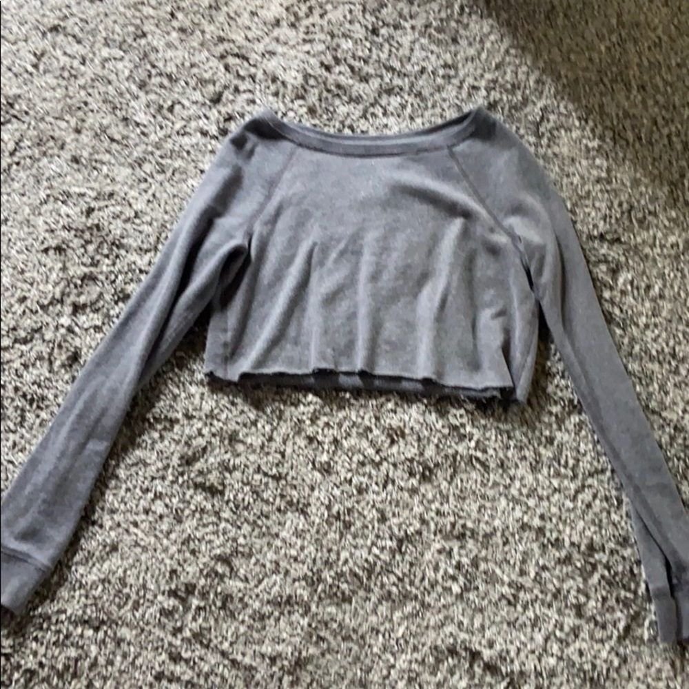 cropped grey crew neck